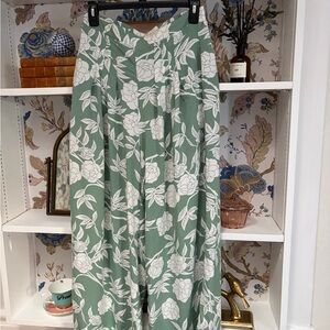 Listicle Green and White Wide leg pants